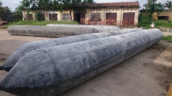 Kapal Penghemat Tenaga Kerja Meluncurkan Kantong Udara Penyelamatan Laut Karet