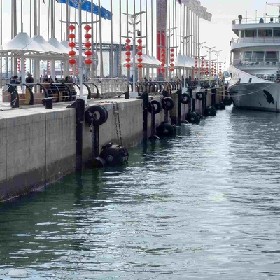 Ship Bumpers Marine Floating Rubber Fender Untuk Kapal Berthing Dan Mooring