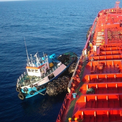 Pakai Fender Dok Tiup Tahan