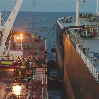 Selang Minyak Laut Karet Alam Tugas Berat Black Dock
