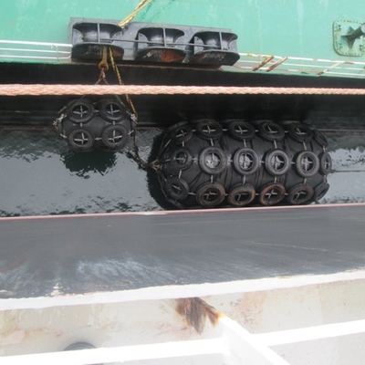 BV Tire 80Kpa Pneumatic Fender untuk Perlindungan Kapal Balon Karet Float Kinerja Tinggi