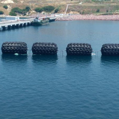 ABS Q235 Flange 80Kpa Marine Rubber Bumper untuk Gas Carriers Docking Bumper