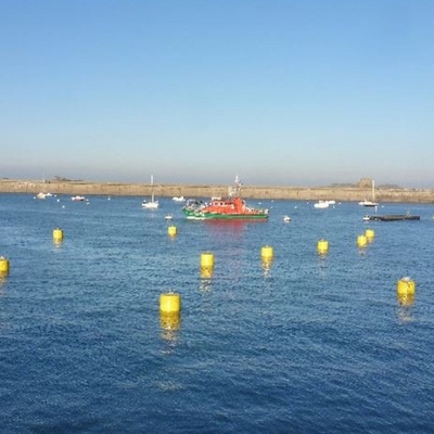Busa Eva Kekuatan Tinggi Diisi Pelampung Mengambang Laut CCS Barrier Buoy
