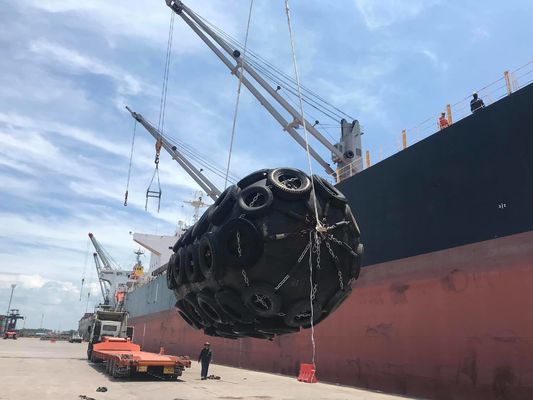 Karet Yokohama Type Pneumatic Boat Fender Boat Berthing