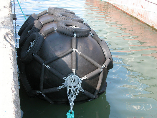 50Kpa Pneumatic Fishing Boat Offshore Platform Rubber Fender Untuk Kapal