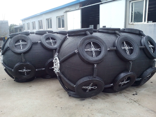 80kpa Bersertifikat Profesional Tahan Lama Floating Pneumatical Rubber Tire Fender untuk Kapal &amp; Perahu