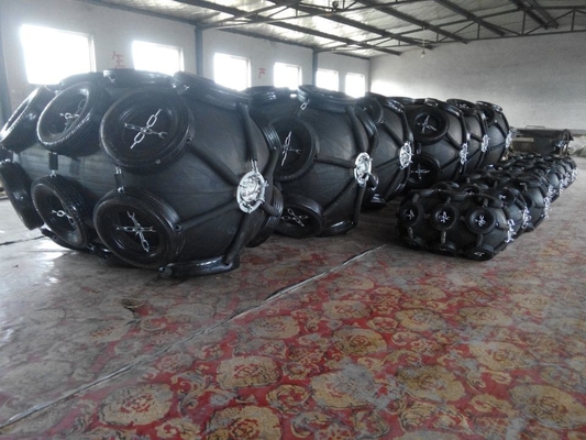 50kpa Marine Pneumatic Rubber Buoy Fender Dengan Ban Pesawat