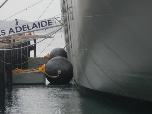 Kualitas Tinggi CCS Marine Polyurethane Colorful Foam Fender Untuk Kapal