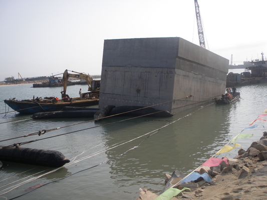 Floating Airbag Salvage Marine Rubber Airbag Pneumatic Airbag untuk Peluncuran Kapal