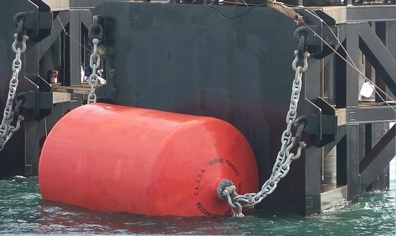 Floating EVA boat fender Polyurea Coating dengan Pelabuhan Khusus Anti-Tabrakan