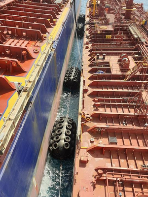 50kpa 80kpa Karet Fender Tiup Dengan Rantai Ban Bersih