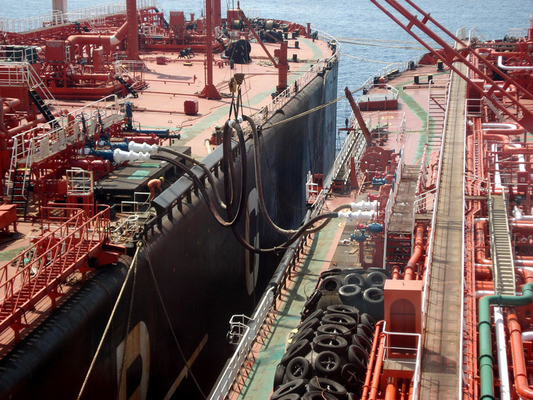 ISO17357 Net Type Pneumatic Rubber Fender Ship To Ship