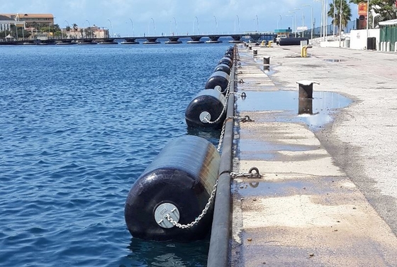 Polyurea Coating Marine Floating EVA Fender Closed Cell dengan Penambatan Kapal Berkualitas Tinggi