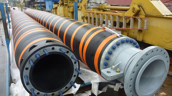 SHIP TO SHIP Reinforced Hose Digunakan Di Dermaga Dermaga Untuk Pengangkutan Minyak Mentah