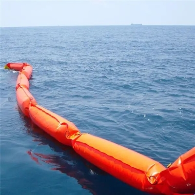 PVC Floating Barrier Foam Rubber Oil Containment Boom Disesuaikan Contain Port/Lake/Offshore oil boom
