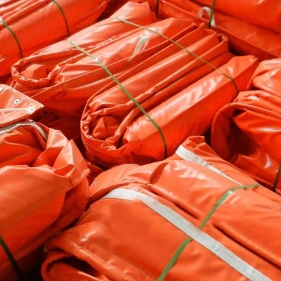 PVC Floating Barrier Foam Rubber Oil Containment Boom Disesuaikan Contain Port/Lake/Offshore oil boom