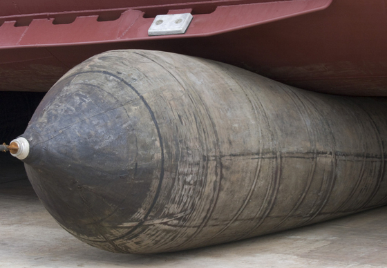 Airbag Karet Laut Mengambang Airbag Karet Tekanan Tinggi 1.5m * 15m