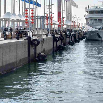 Perangkat Anti Tabrakan Marine Rubber Pneumatic Dock Fender
