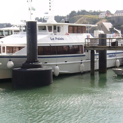 Floating Polyurethane Colorful Foam Fender Untuk Perlindungan Kapal Floating Donut Fender