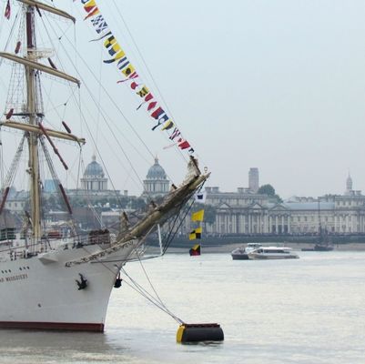 Peralatan Keamanan Laut Mooring Marker Buoy Dengan Cahaya Surya