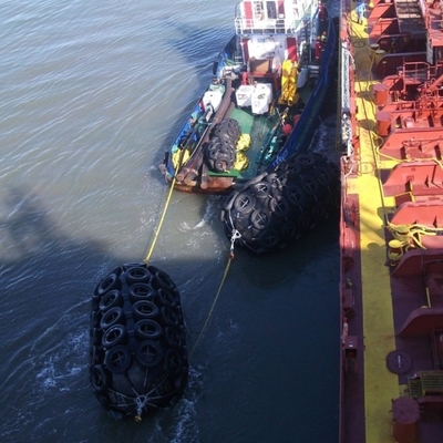 BV 80Kpa Float Rubber Fender untuk Ban Pesawat Tugboat Natant Rubber Dashpot