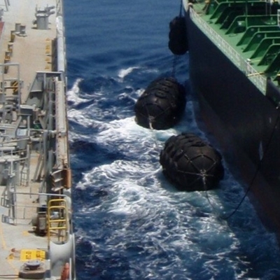 Ship Bumpers Inflatable Marine Rubber Fender Untuk Kapal Berthing Dan Mooring