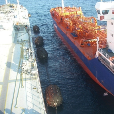 Marine Floating STS Inflatable Pneumatic Rubber Fender Untuk Perlindungan Dock