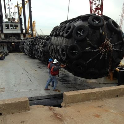 ABS CCS Yokohama Fender Untuk Boat Mooring Elastisitas Besar Penyangga Karet Laut