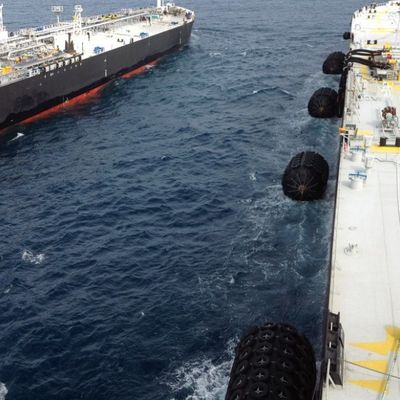 EU Durable Yokohama Pneumatic Rubber Fender Untuk Penyangga Docking Berlabuh Kapal