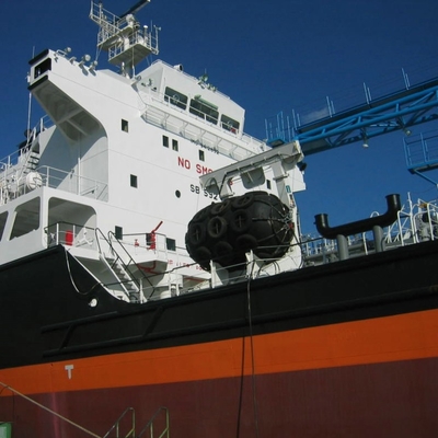 Fender pneumatik tiup Yokohama mengambang fender docking 50 kpa