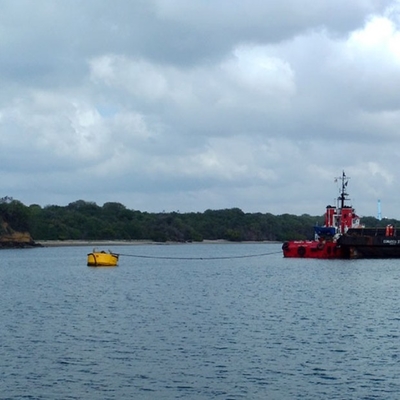 Busa Eva Kekuatan Tinggi Diisi Pelampung Mengambang Laut CCS Barrier Buoy