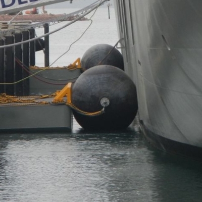 Kapal Laut Untuk Mengirimkan operasi Bumper Busa Eva Dengan Lapisan Penguat Filamen