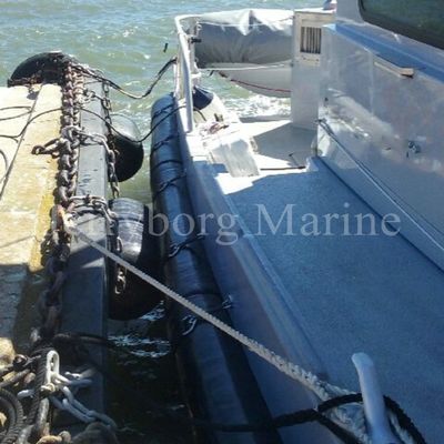Elastisitas Tinggi Ketahanan Penuaan EVA Padat Busa Diisi Fender Perahu Dengan Sabuk Pengikat