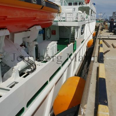 Polyurethane Marine Floating Foam Fender Dengan Ban Dan Rantai