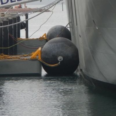 Jual Hot EVA Foam Boat Fender Untuk Perlindungan Kapal Dengan Kulit Polyurethane